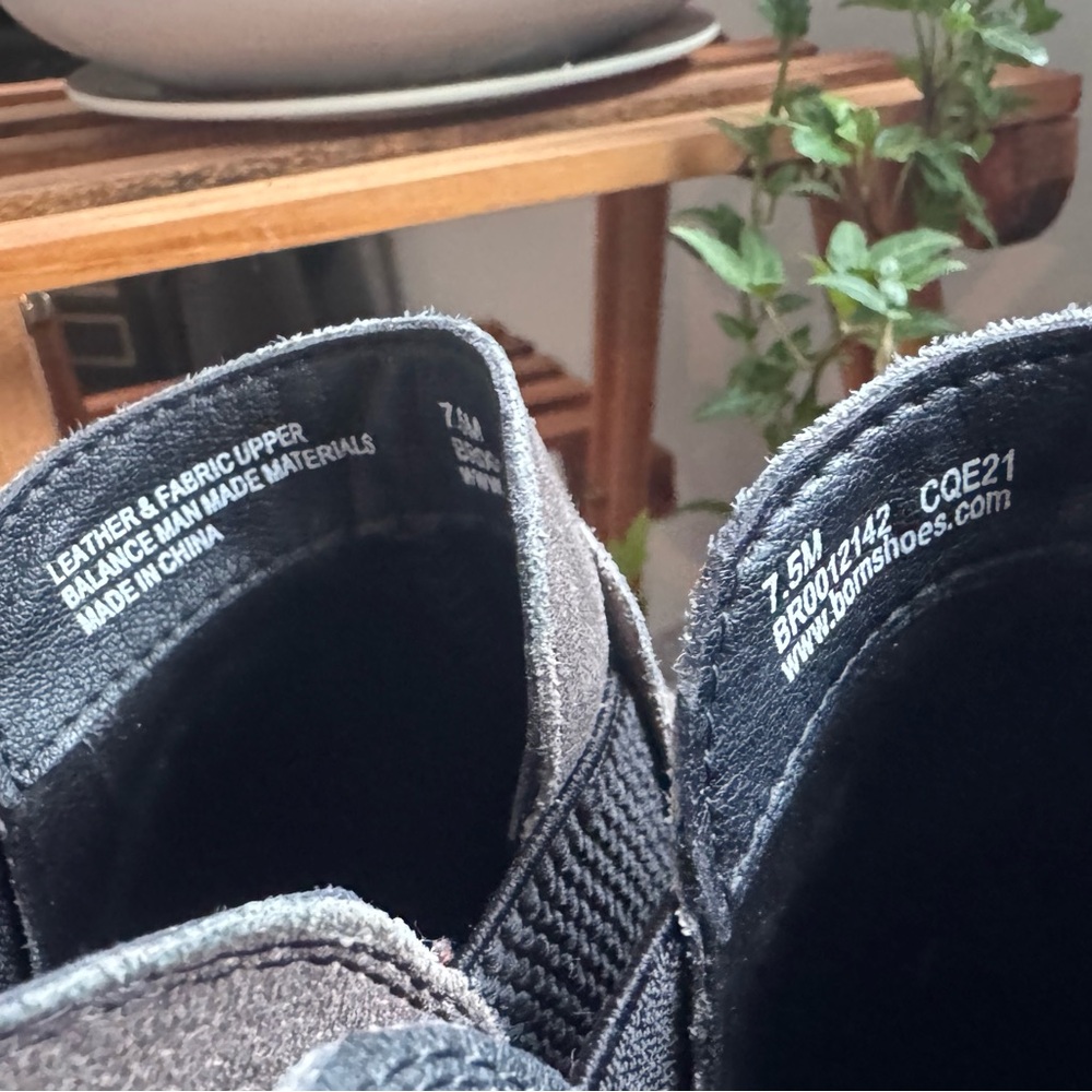 Born Brenta Dark Gray Chelsea ankle Boots 7.5 - Picture 11 of 11